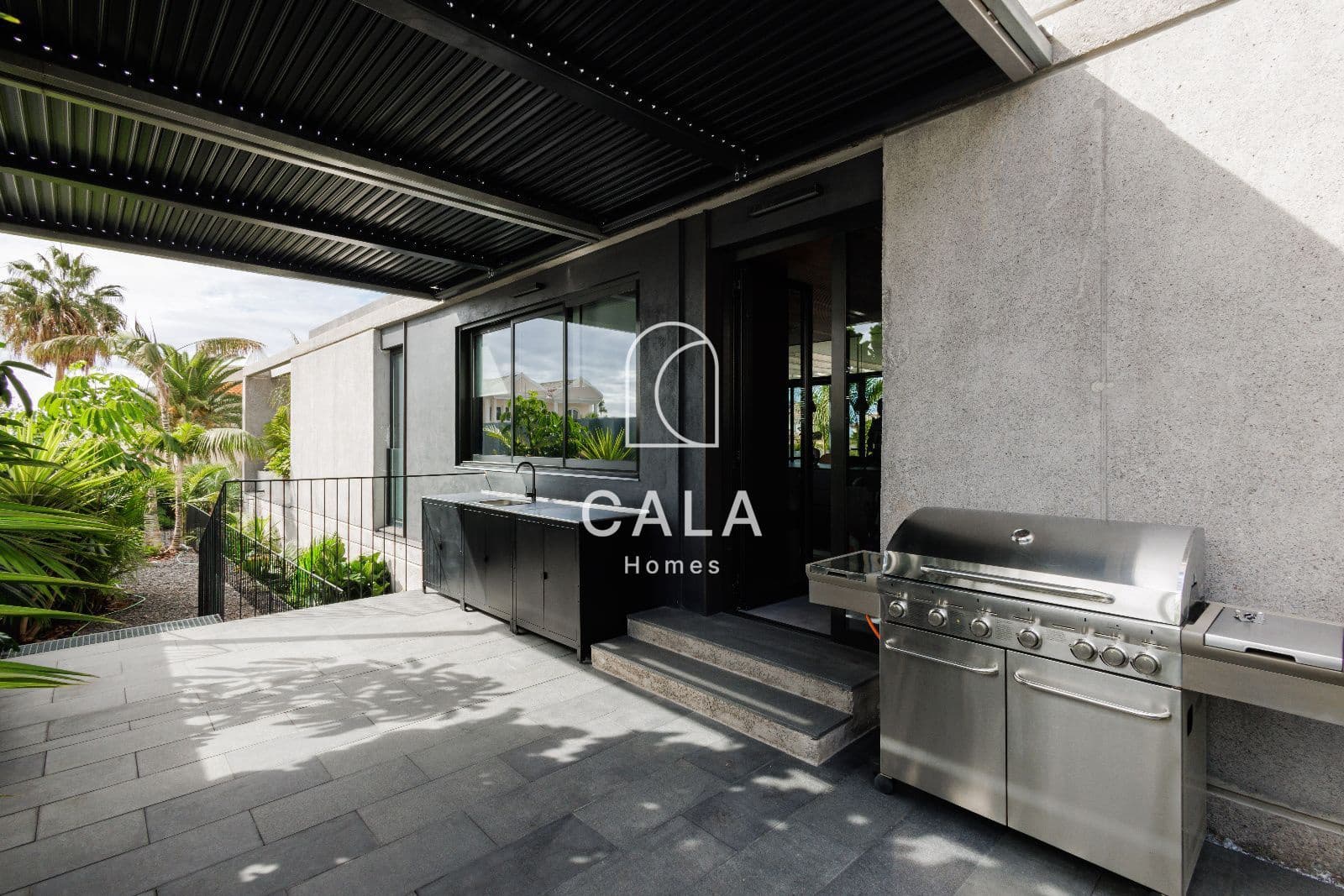 4 soverom Villa til salgs i Playa Paraiso med svømmebasseng garasje - € 5 500 000 (Ref: 8823816)