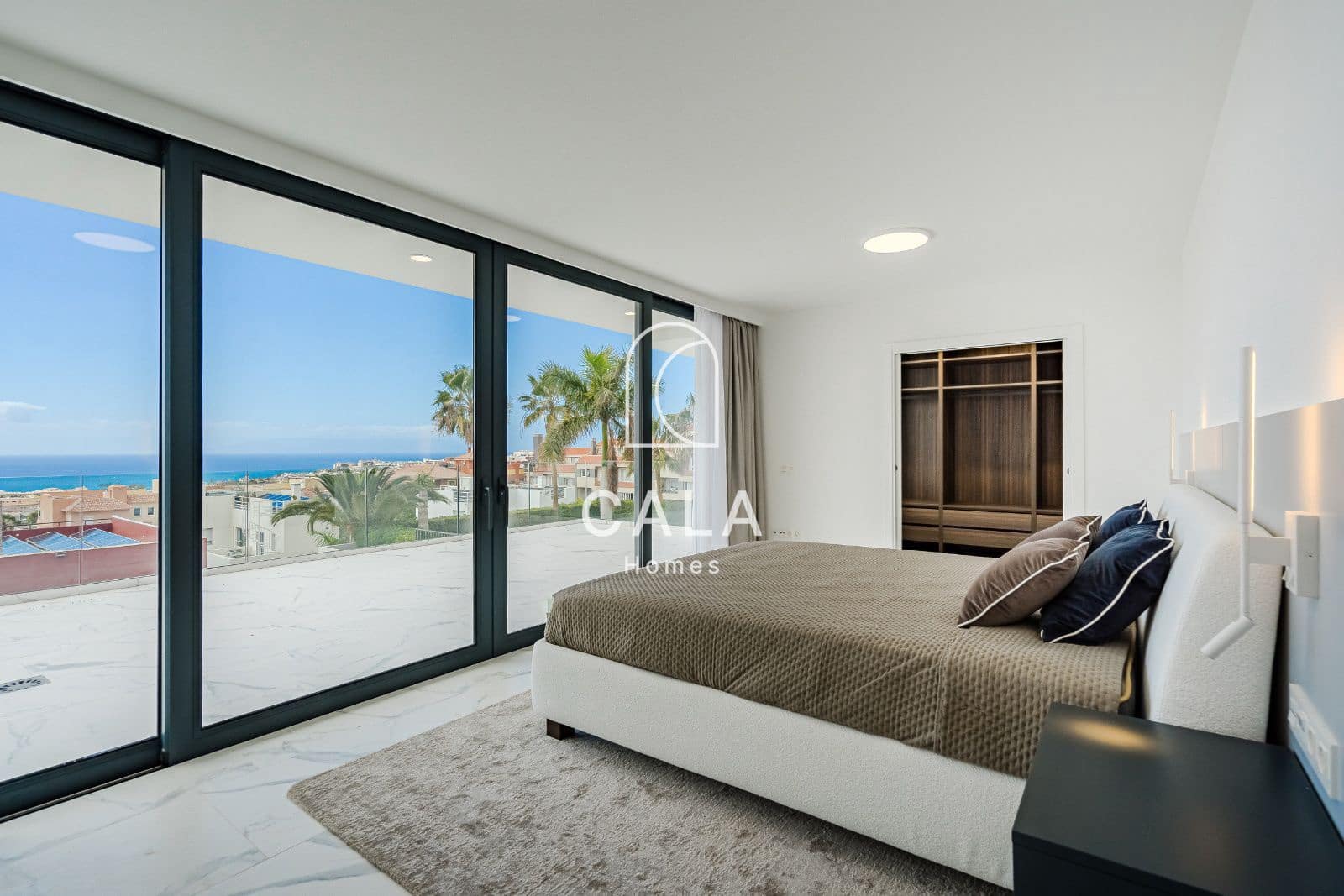 5 chambre Maison de Ville à vendre à El Madronal avec piscine garage - 3 500 000 € (Ref: 8826319)