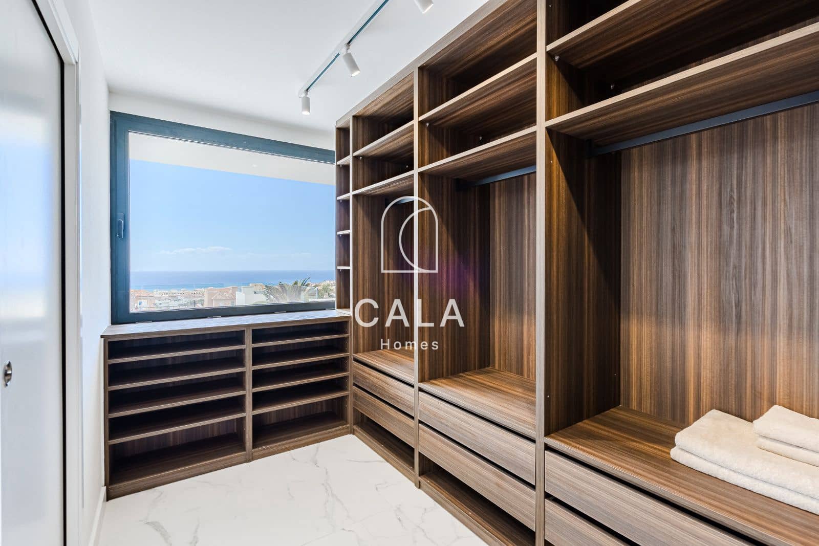 5 chambre Maison de Ville à vendre à El Madronal avec piscine garage - 3 500 000 € (Ref: 8826319)