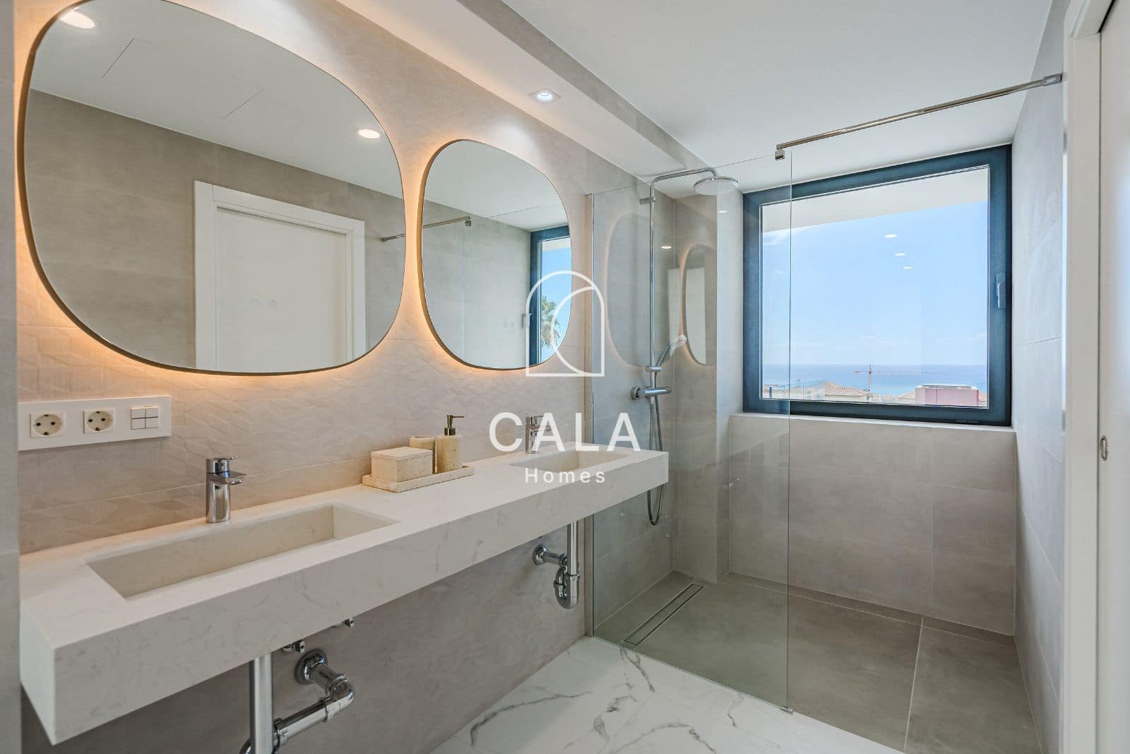5 chambre Maison de Ville à vendre à El Madronal avec piscine garage - 3 500 000 € (Ref: 8826319)