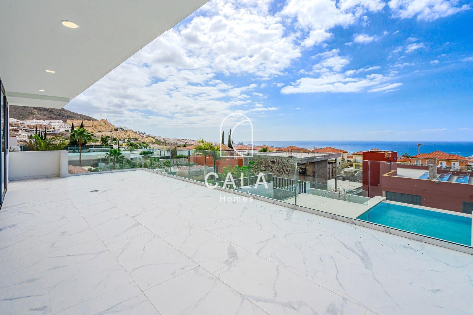 5 chambre Maison de Ville à vendre à El Madronal avec piscine garage - 3 500 000 € (Ref: 8826319)
