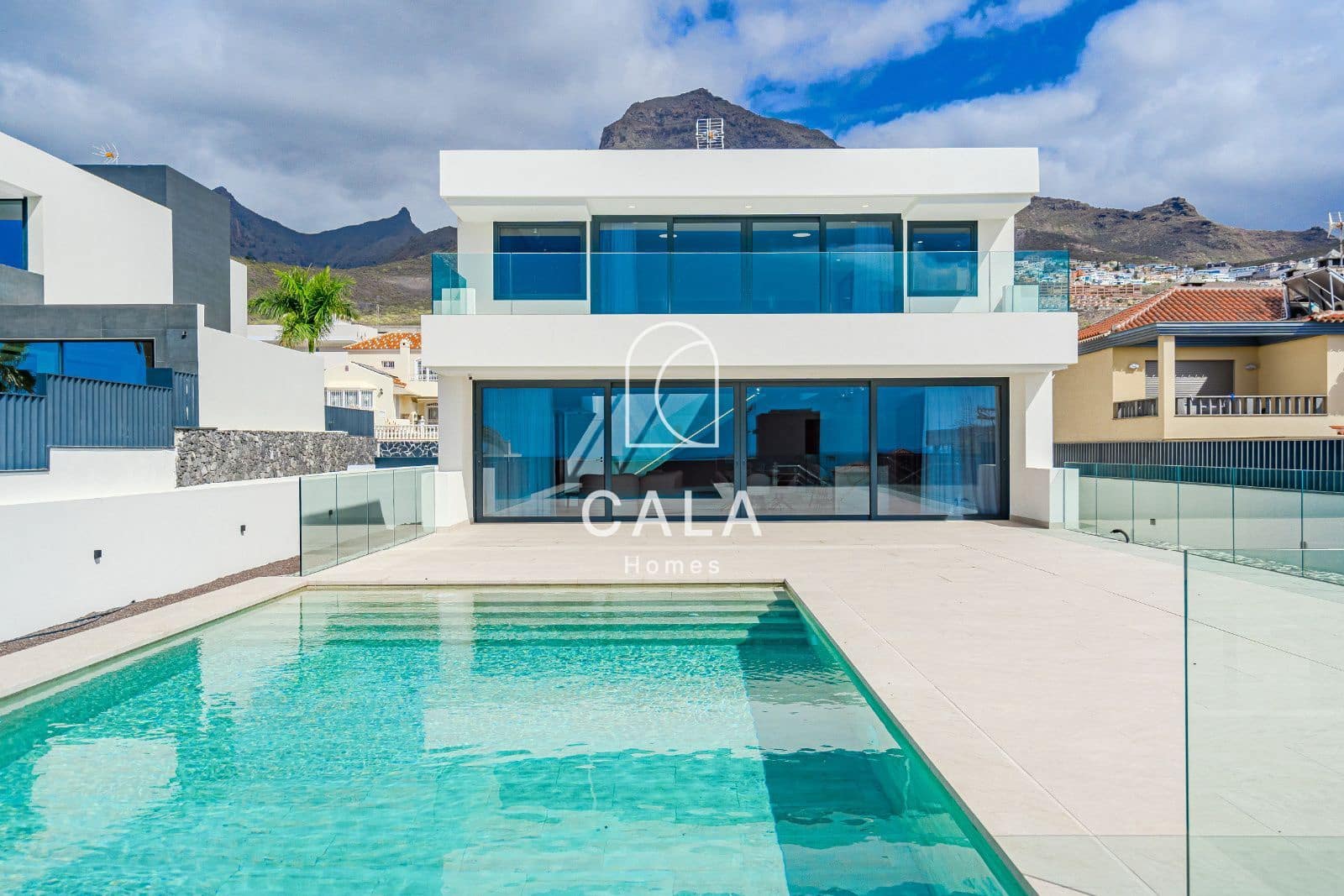 5 chambre Maison de Ville à vendre à El Madronal avec piscine garage - 3 500 000 € (Ref: 8826319)