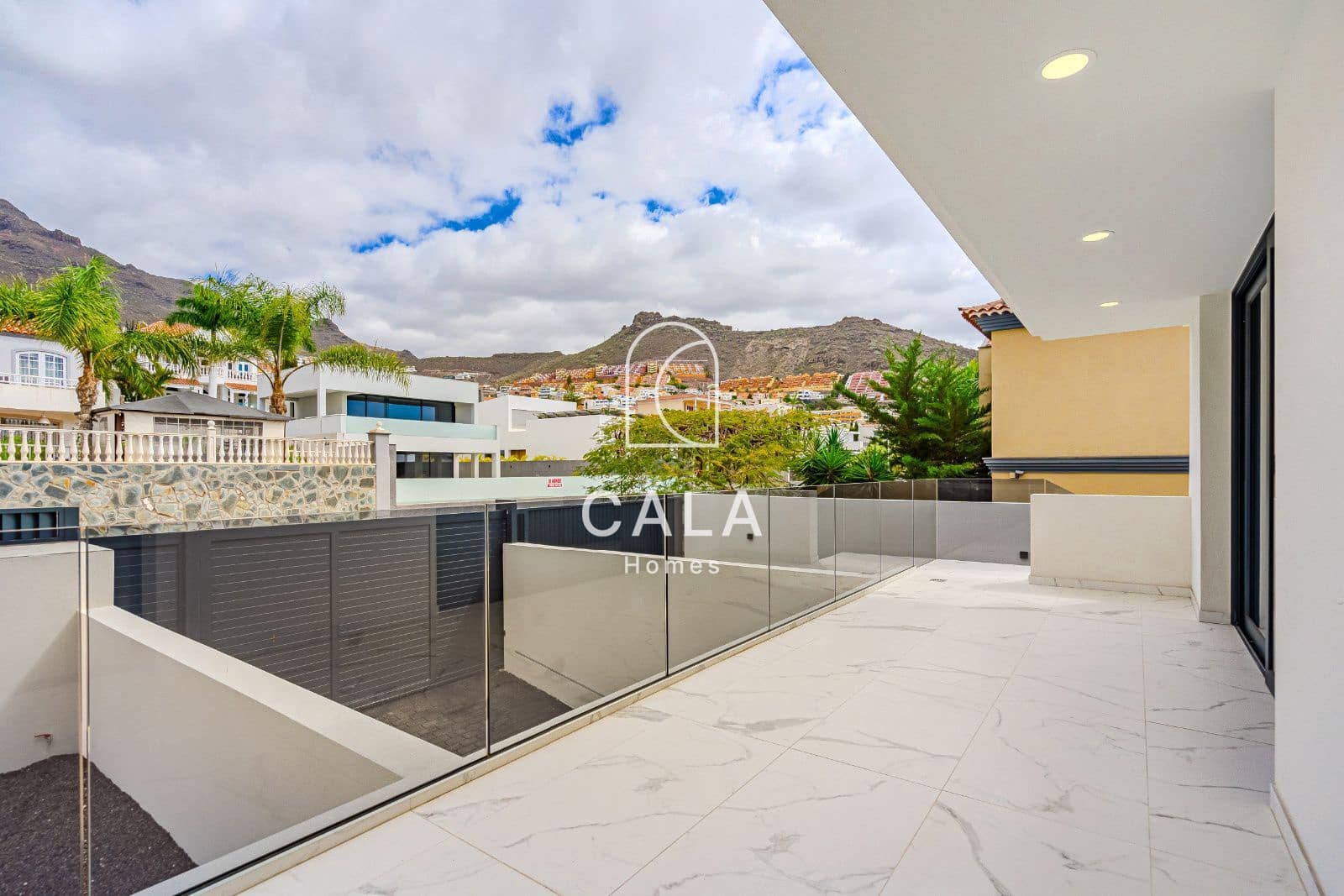 5 chambre Maison de Ville à vendre à El Madronal avec piscine garage - 3 500 000 € (Ref: 8826319)