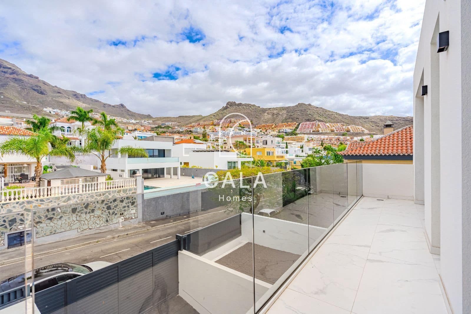 5 chambre Maison de Ville à vendre à El Madronal avec piscine garage - 3 500 000 € (Ref: 8826319)