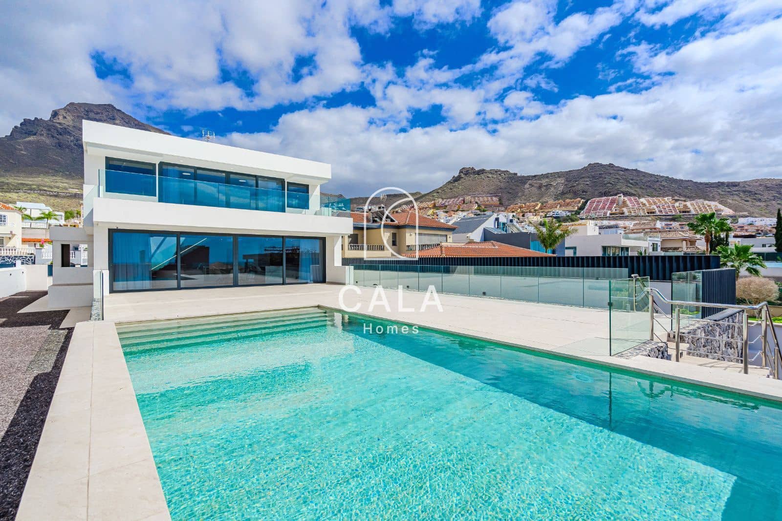 5 chambre Maison de Ville à vendre à El Madronal avec piscine garage - 3 500 000 € (Ref: 8826319)