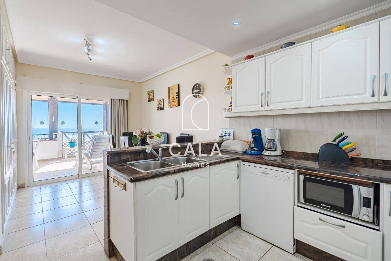 4 bedroom Villa for sale in Callao Salvaje with pool garage - € 850,000 (Ref: 8826320)