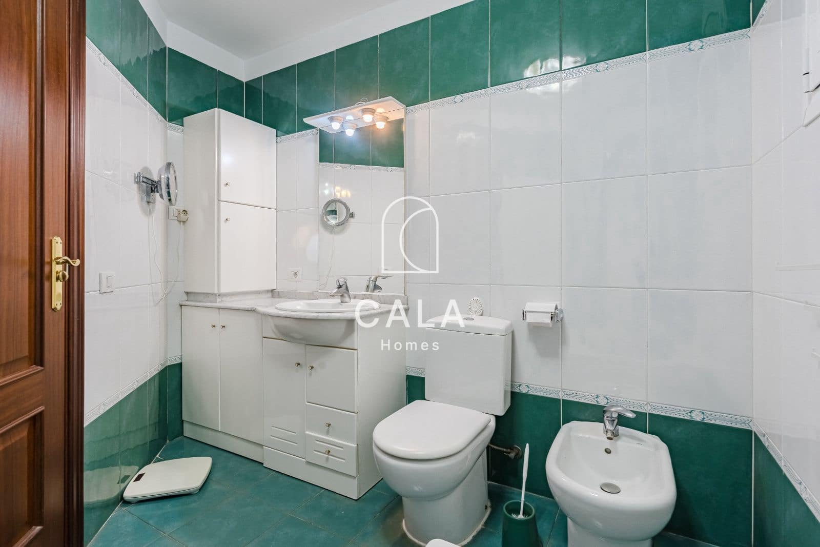 3 Zimmer Wohnung zu verkaufen in Los Cristianos mit Pool - 650.000 € (Ref: 8873499)
