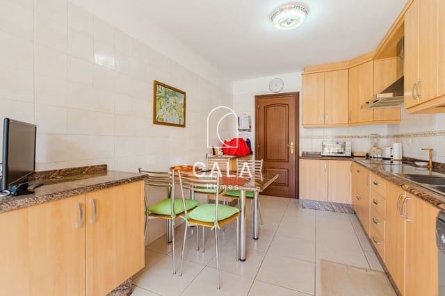 3 Zimmer Wohnung zu verkaufen in Los Cristianos, Arona mit Pool - 650.000 € (Ref: 8873499)
