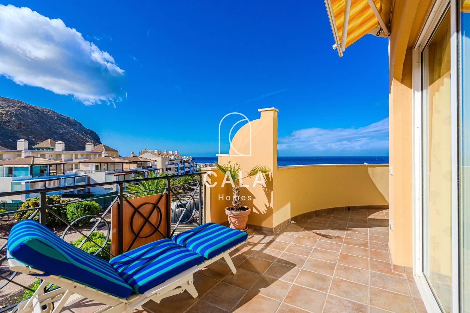 3 Zimmer Wohnung zu verkaufen in Los Cristianos mit Pool - 650.000 € (Ref: 8873499)