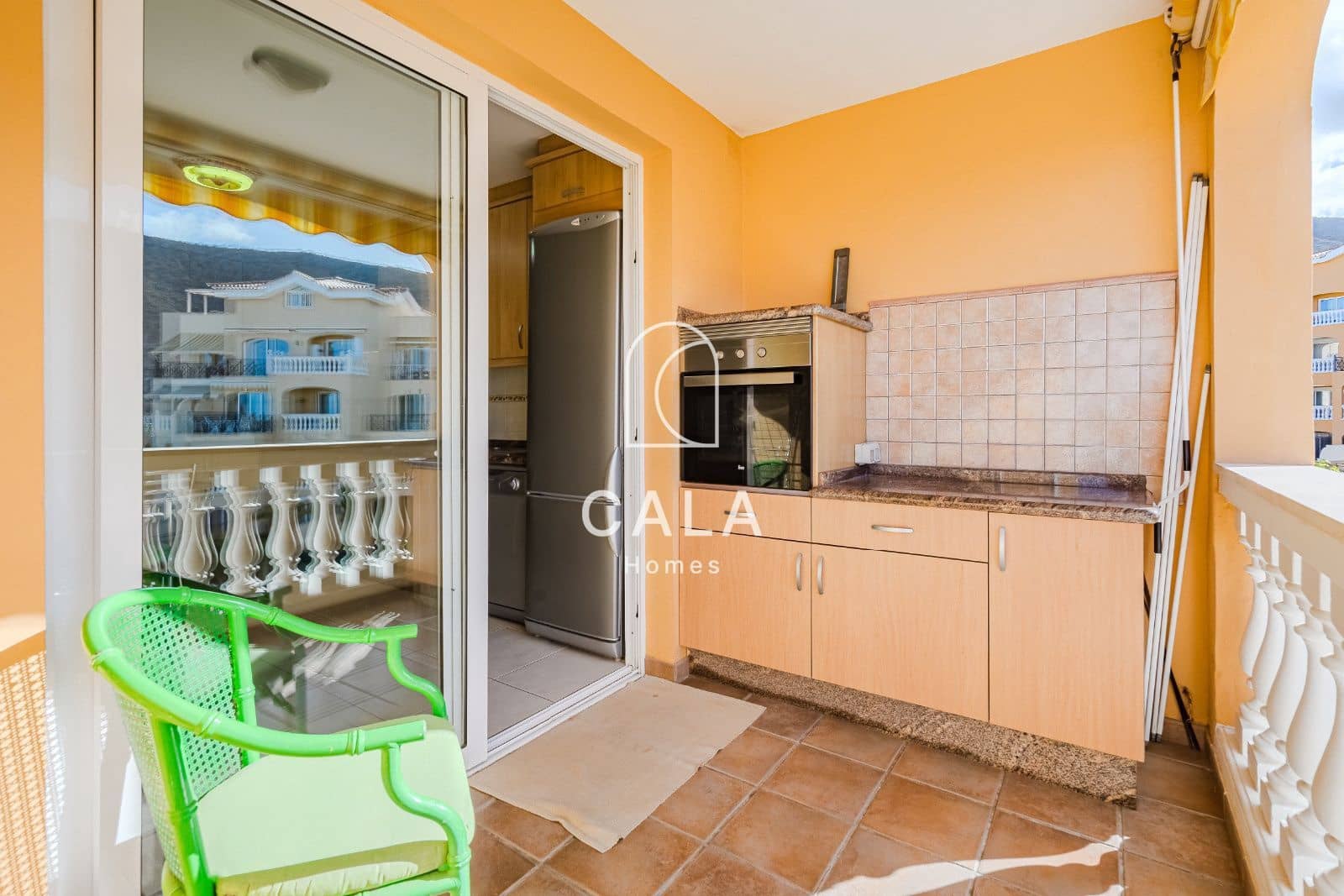3 Zimmer Wohnung zu verkaufen in Los Cristianos mit Pool - 650.000 € (Ref: 8873499)