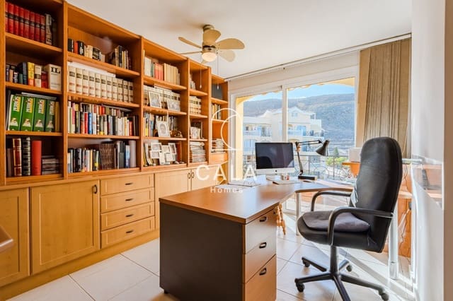 3 Zimmer Wohnung zu verkaufen in Los Cristianos, Arona mit Pool - 650.000 € (Ref: 8873499)