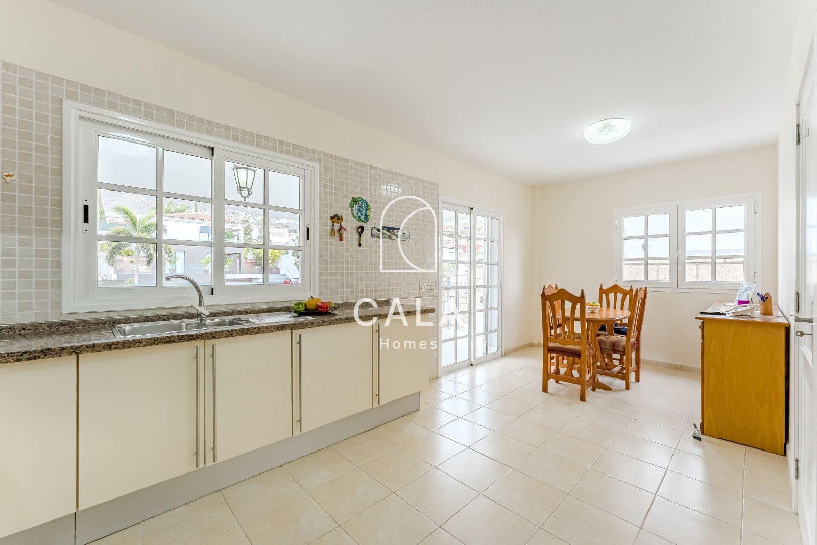 3 chambre Maison de Ville à vendre à El Madronal avec garage - 1 100 000 € (Ref: 8898047)