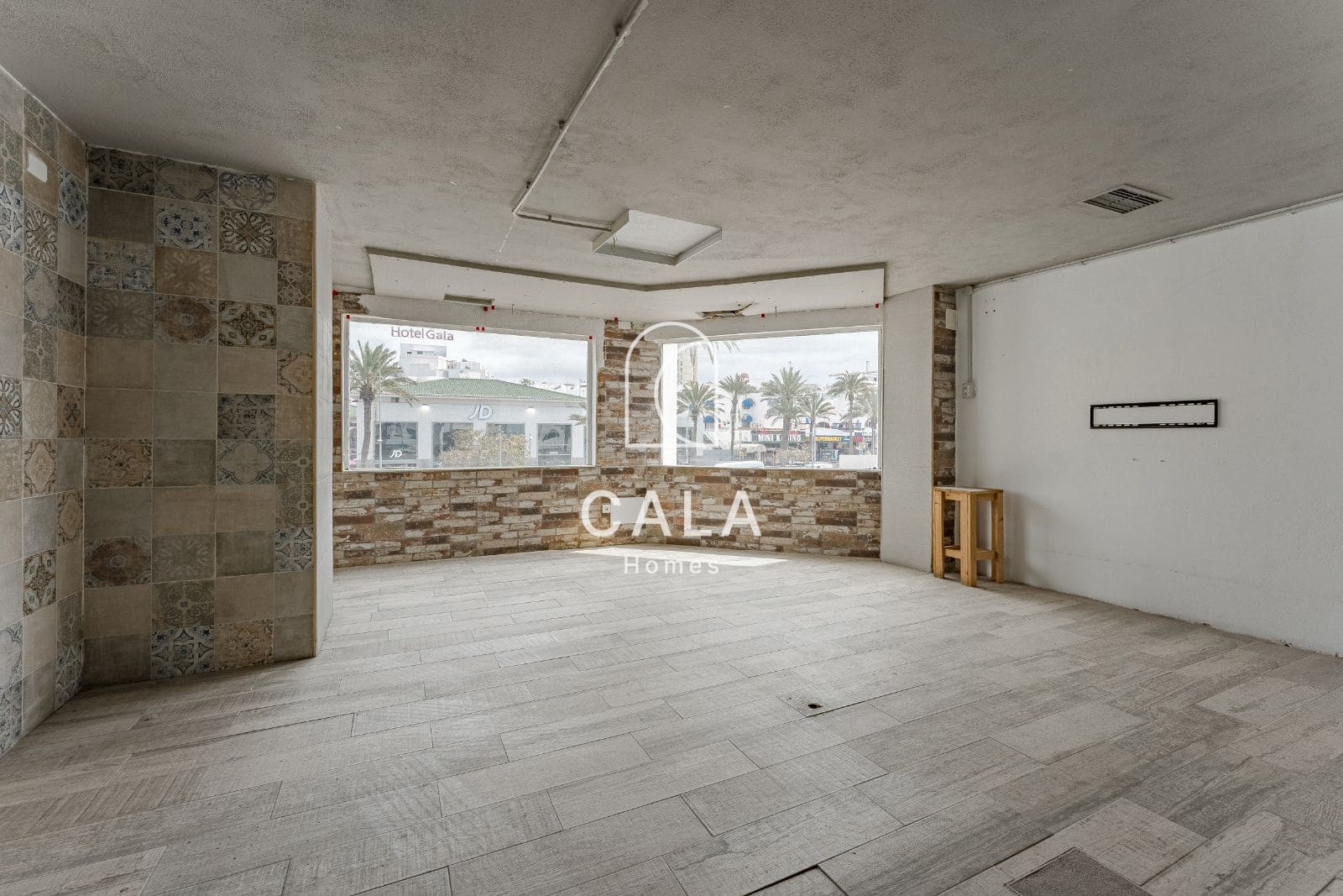Kommersiell till salu i Playa de las Americas - 599 000 € (Ref: 8903155)