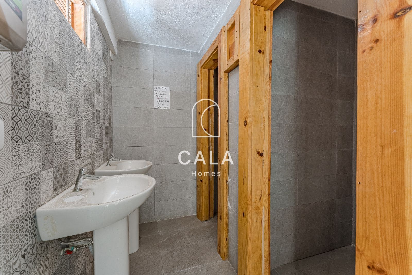 Kommersiell till salu i Playa de las Americas - 599 000 € (Ref: 8903155)