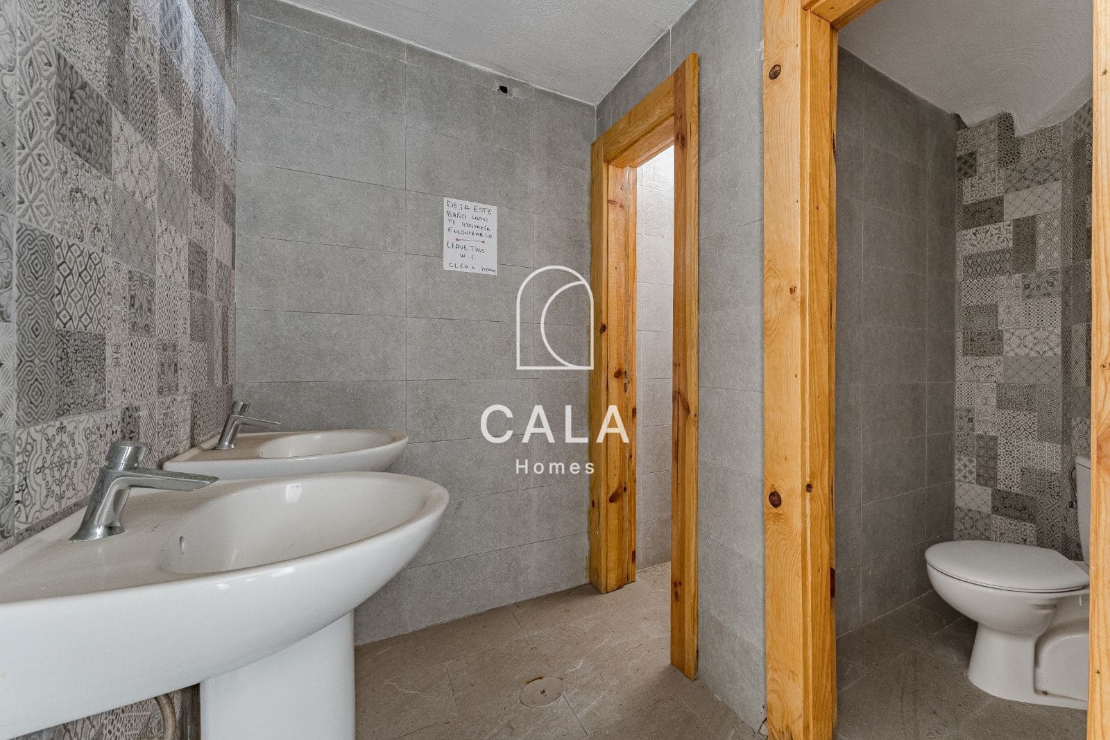 Kommersiell till salu i Playa de las Americas - 599 000 € (Ref: 8903155)