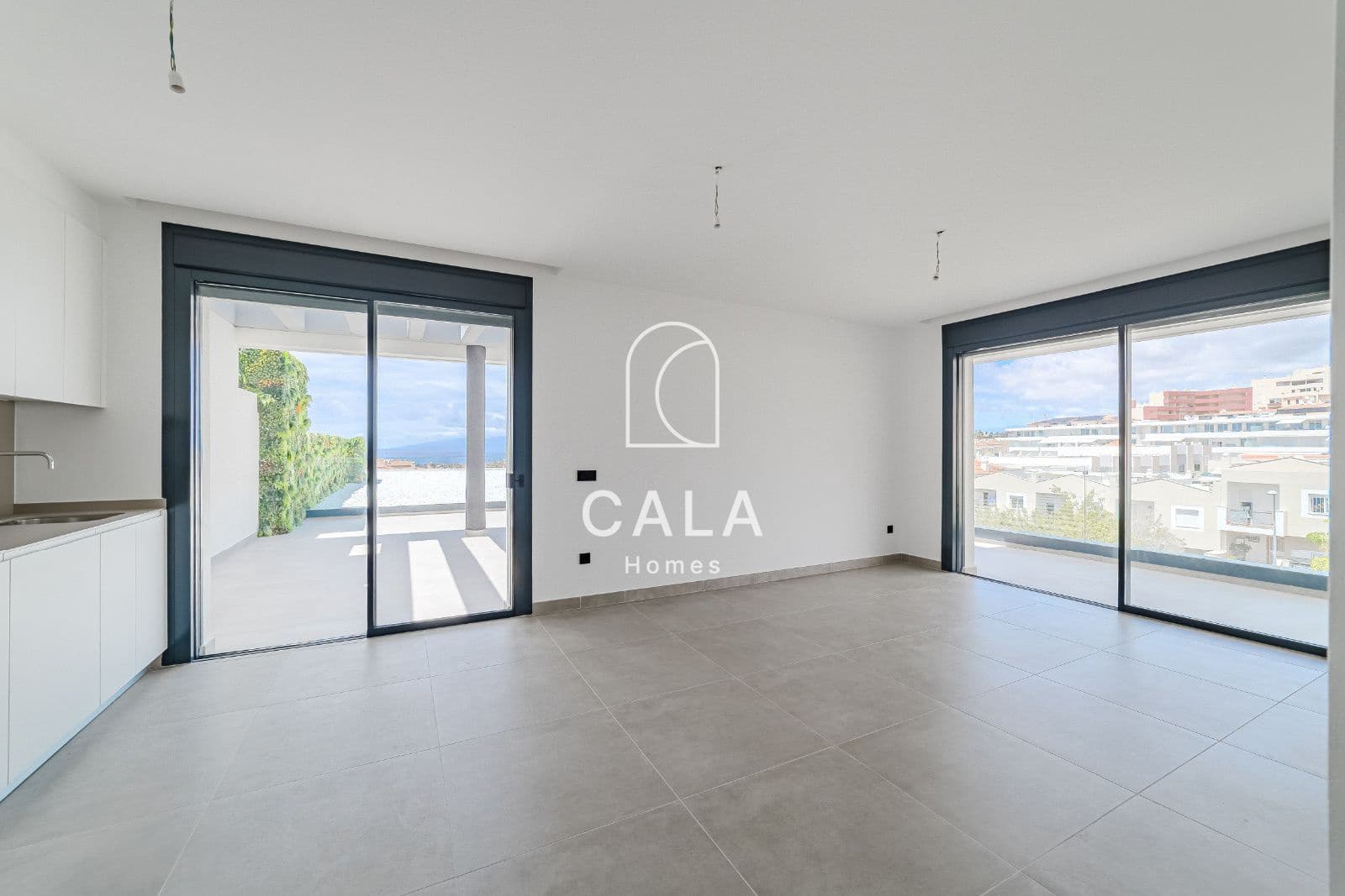 3 soverom Penthouse til salgs i Costa Adeje med svømmebasseng garasje - € 1 295 000 (Ref: 8909917)