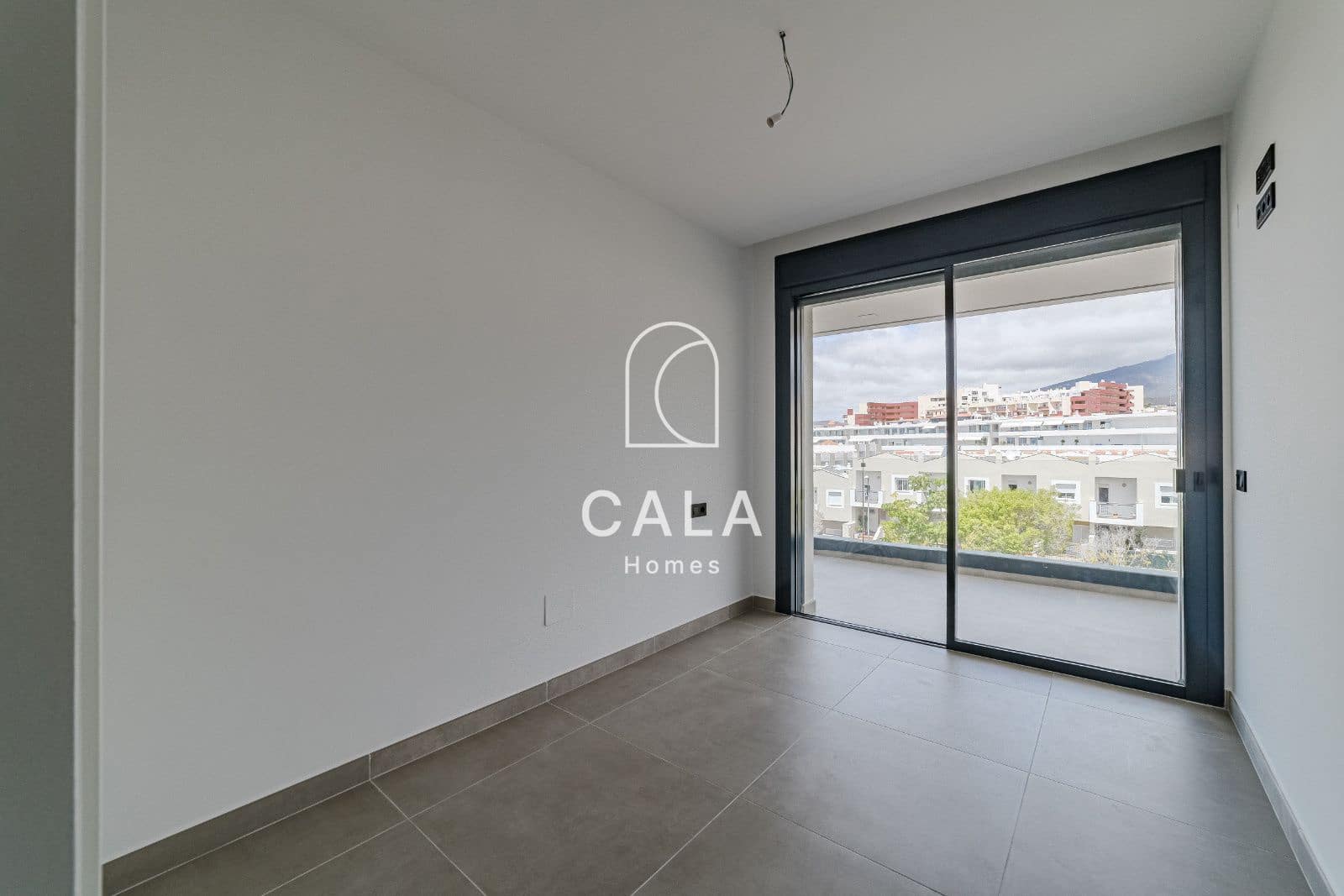 3 soverom Penthouse til salgs i Costa Adeje med svømmebasseng garasje - € 1 295 000 (Ref: 8909917)