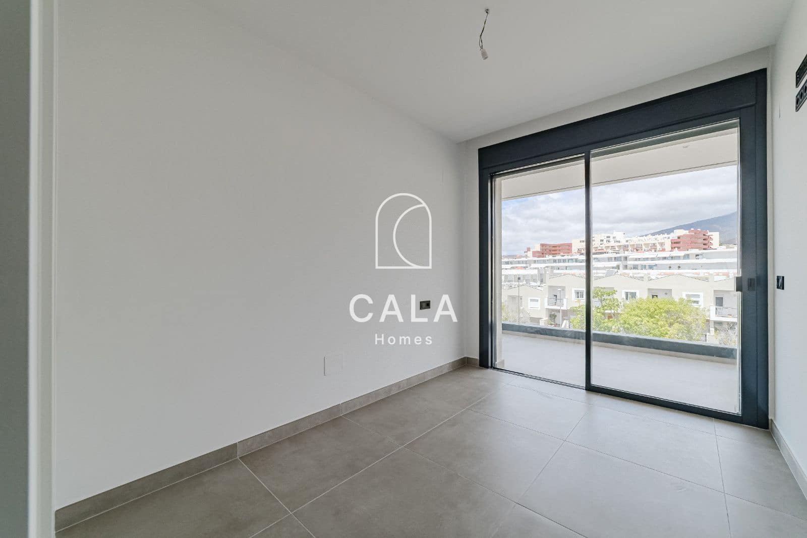 3 soverom Penthouse til salgs i Costa Adeje med svømmebasseng garasje - € 1 295 000 (Ref: 8909917)