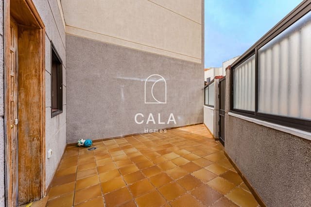 4 sypialnia Dom na sprzedaż w El Medano, Granadilla de Abona z garażem - 720 000 € (Ref: 8913609)