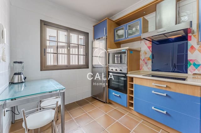 4 sypialnia Dom na sprzedaż w El Medano, Granadilla de Abona z garażem - 720 000 € (Ref: 8913609)