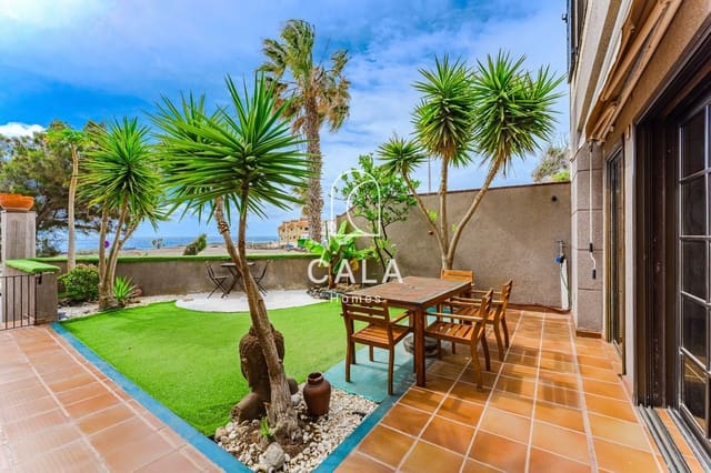 4 sypialnia Dom na sprzedaż w El Medano, Granadilla de Abona z garażem - 720 000 € (Ref: 8913609)