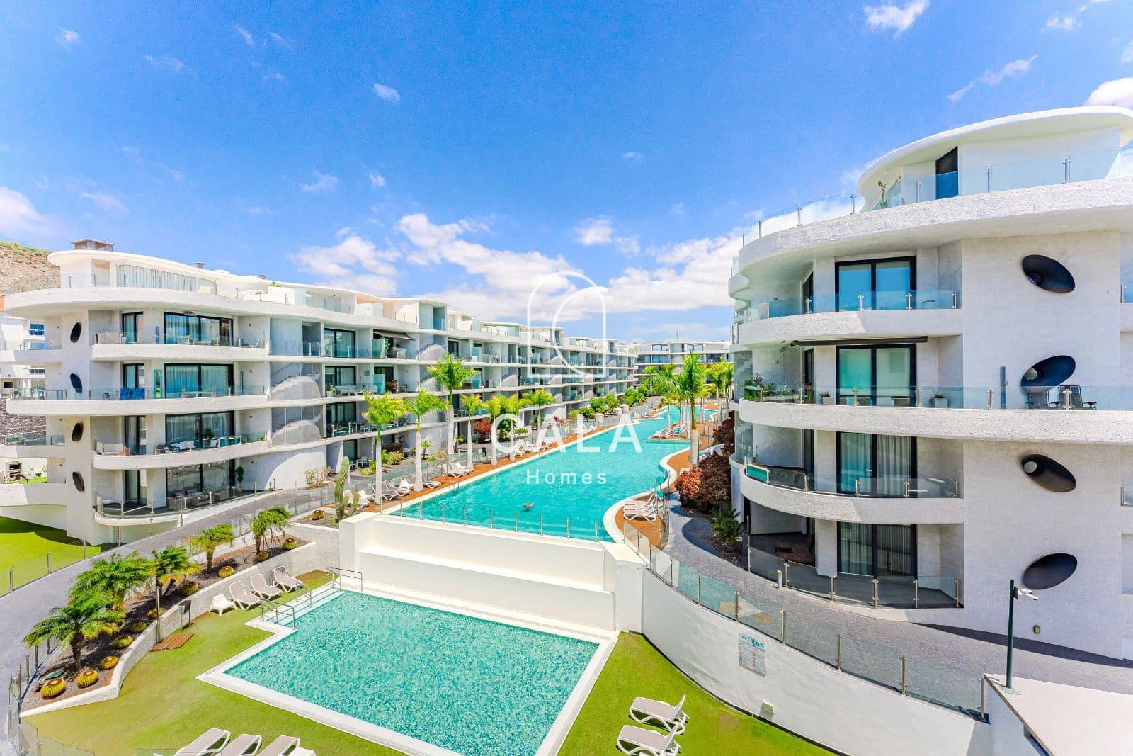 3 soveværelse Penthouse til salg i Palm-Mar med swimmingpool garage - € 795.000 (Ref: 8947526)