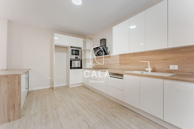 4 soverom Hus til salgs i Casco Urbano, Adeje med svømmebasseng garasje - € 559 000 (Ref: 8969457)