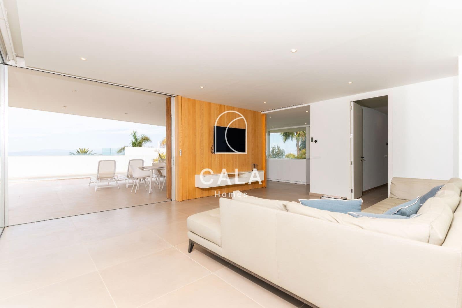 5 soverom Hus til salgs i Guia de Isora med svømmebasseng garasje - € 3 500 000 (Ref: 9002138)