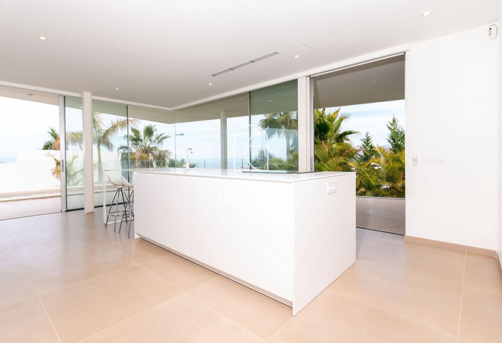 5 soverom Hus til salgs i Guia de Isora med svømmebasseng garasje - € 3 500 000 (Ref: 9002138)