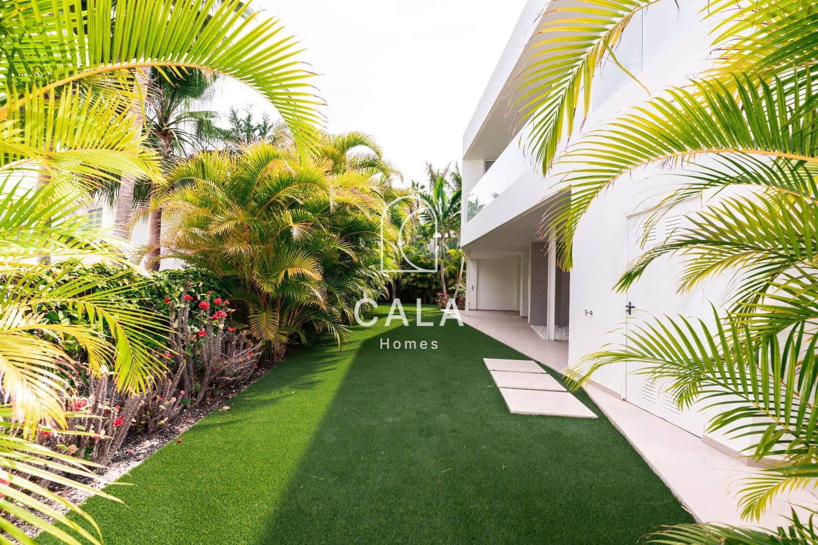 5 soverom Hus til salgs i Guia de Isora med svømmebasseng garasje - € 3 500 000 (Ref: 9002138)