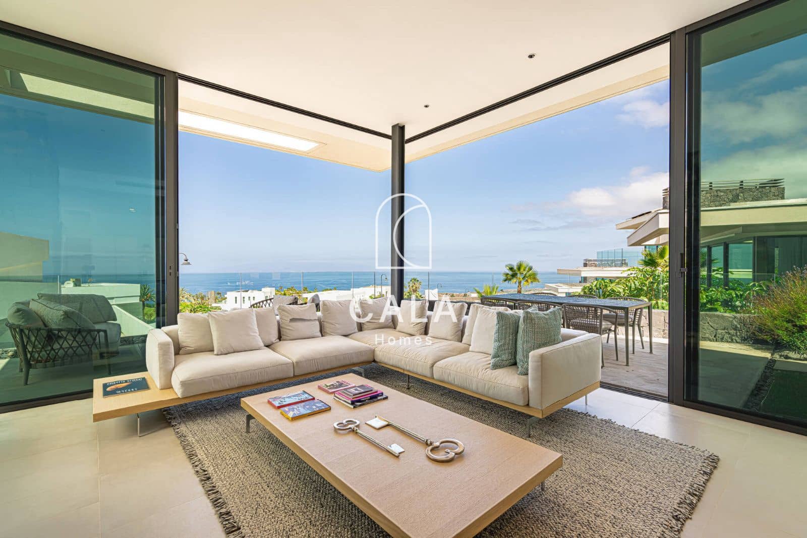 3 chambre Villa/Maison à vendre à Guia de Isora avec piscine garage - 1 890 000 € (Ref: 9097410)