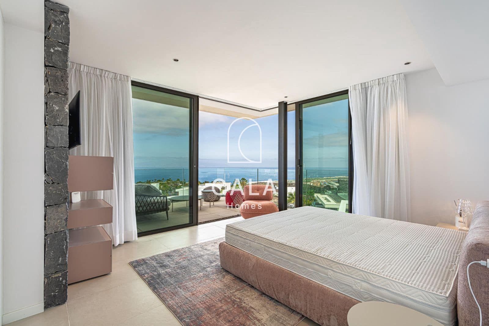 3 chambre Villa/Maison à vendre à Guia de Isora avec piscine garage - 1 890 000 € (Ref: 9097410)