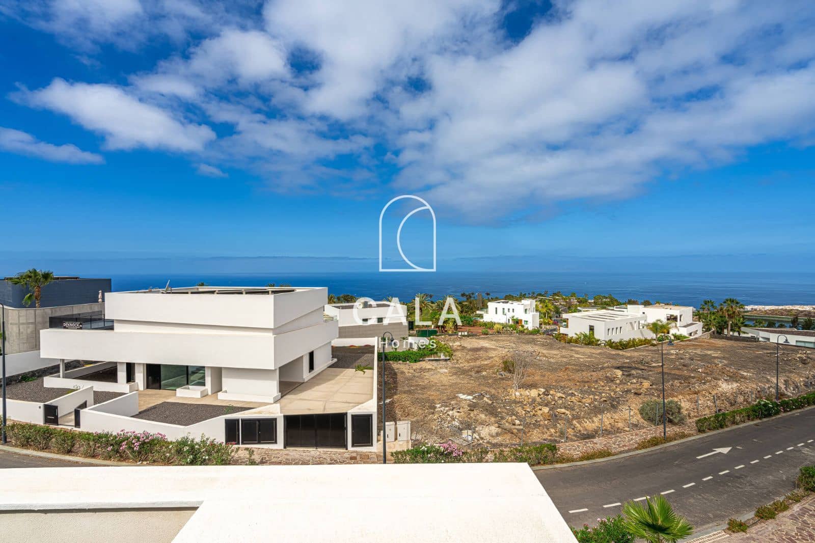 3 chambre Villa/Maison à vendre à Guia de Isora avec piscine garage - 1 890 000 € (Ref: 9097410)