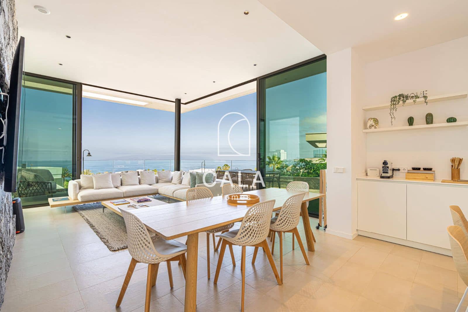 3 chambre Villa/Maison à vendre à Guia de Isora avec piscine garage - 1 890 000 € (Ref: 9097410)