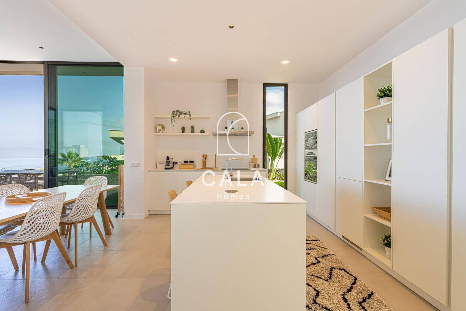 3 chambre Villa/Maison à vendre à Guia de Isora avec piscine garage - 1 890 000 € (Ref: 9097410)