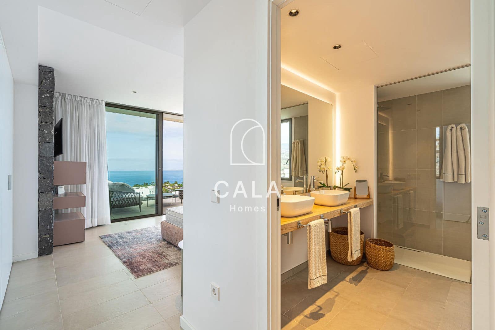 3 chambre Villa/Maison à vendre à Guia de Isora avec piscine garage - 1 890 000 € (Ref: 9097410)