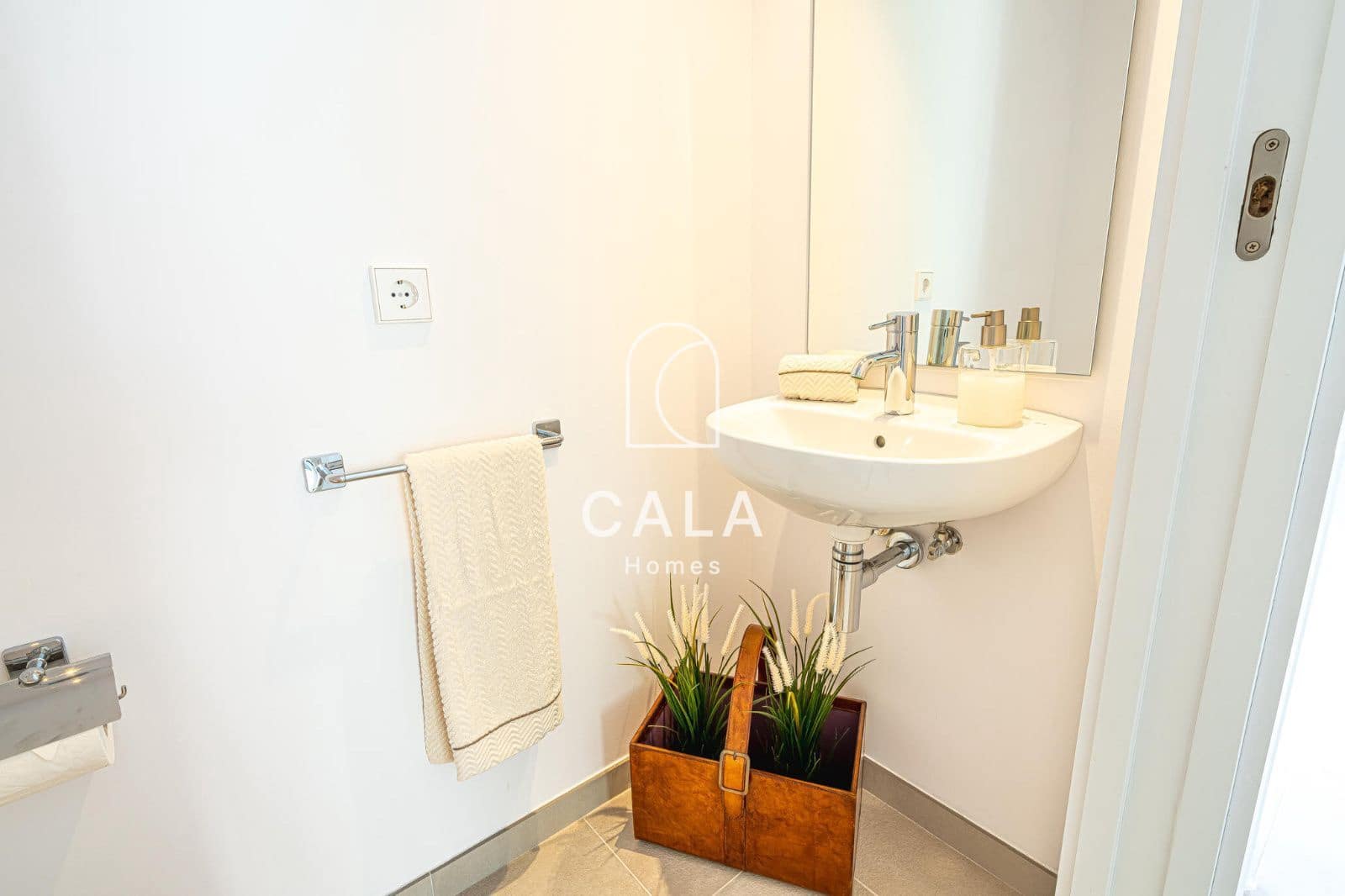 3 chambre Villa/Maison à vendre à Guia de Isora avec piscine garage - 1 890 000 € (Ref: 9097410)