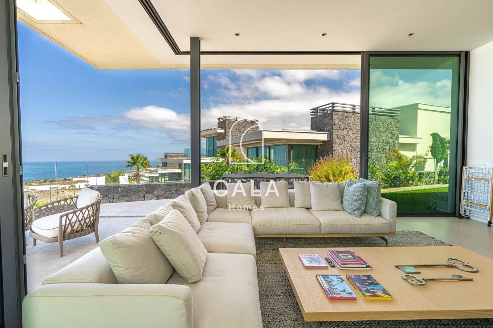 3 chambre Villa/Maison à vendre à Guia de Isora avec piscine garage - 1 890 000 € (Ref: 9097410)