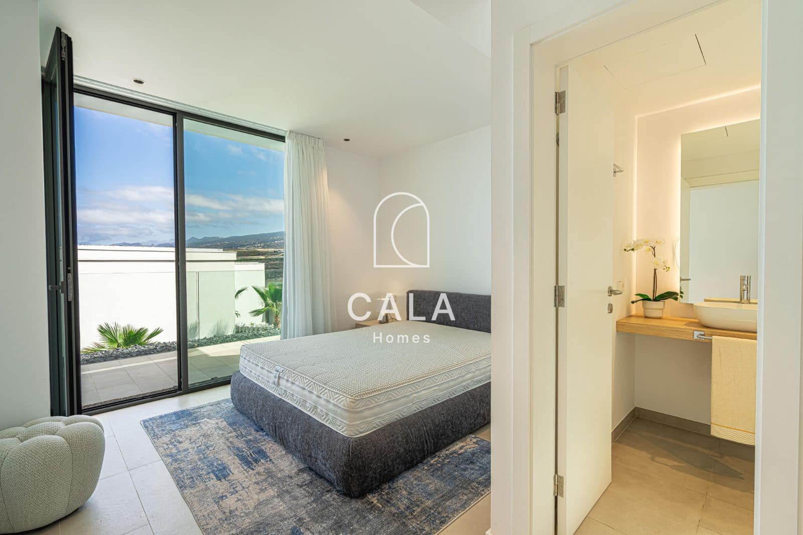 3 chambre Villa/Maison à vendre à Guia de Isora avec piscine garage - 1 890 000 € (Ref: 9097410)