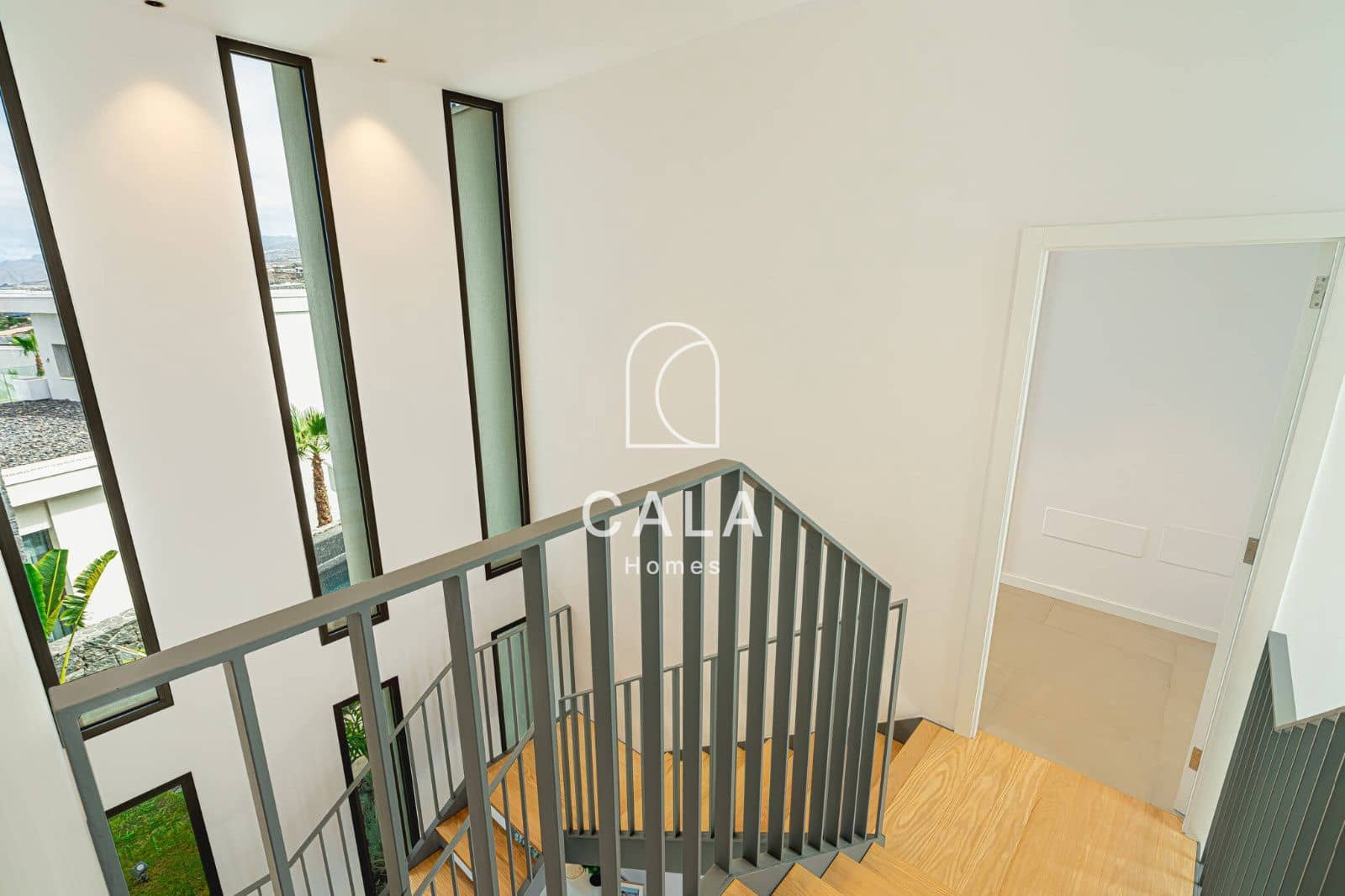 3 chambre Villa/Maison à vendre à Guia de Isora avec piscine garage - 1 890 000 € (Ref: 9097410)