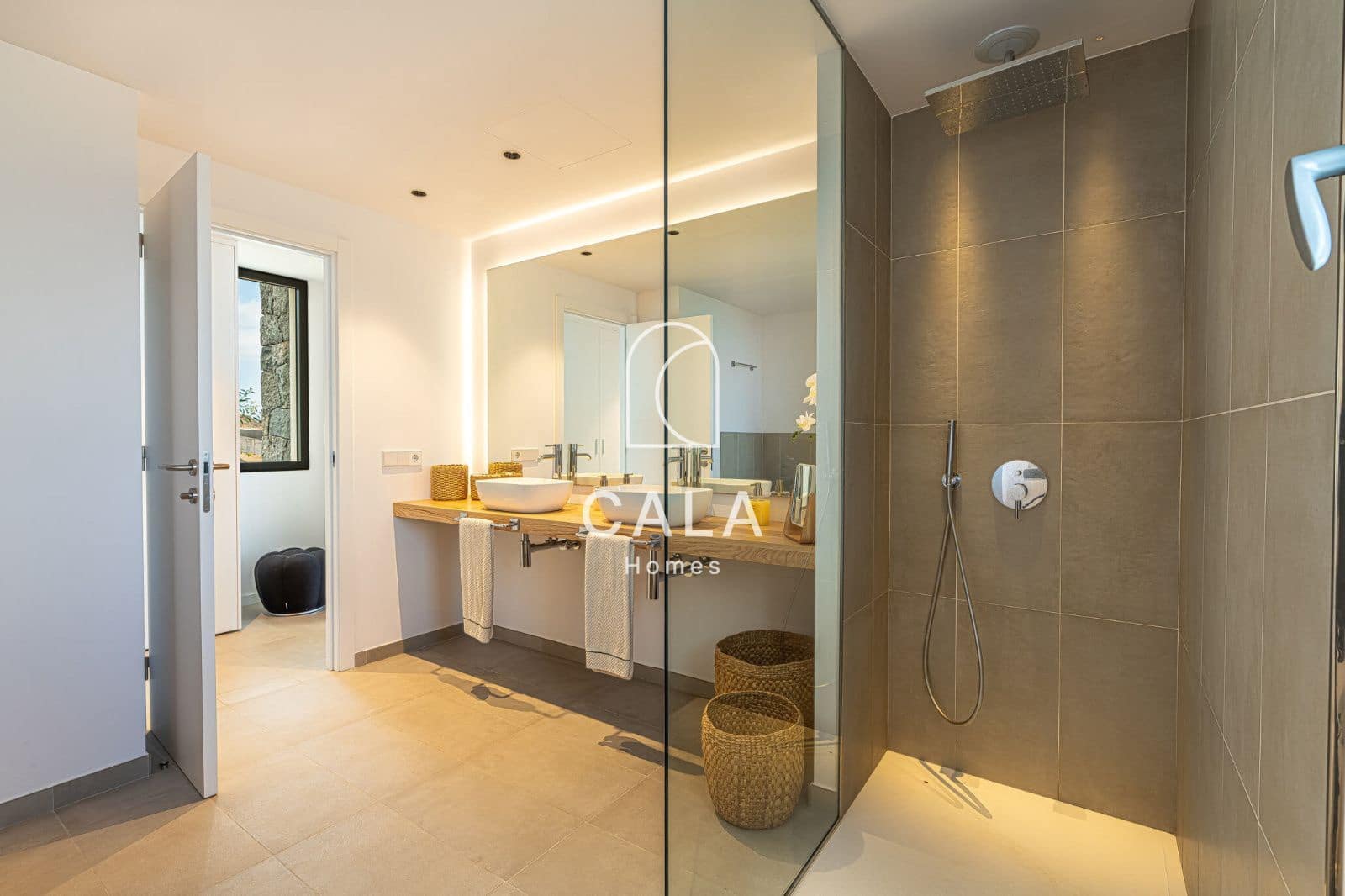 3 chambre Villa/Maison à vendre à Guia de Isora avec piscine garage - 1 890 000 € (Ref: 9097410)