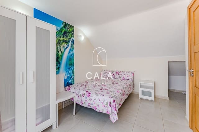 3 quarto Casa em Banda para venda em Puerto Santiago, Santiago del Teide com piscina garagem - 595 000 € (Ref: 9127689)