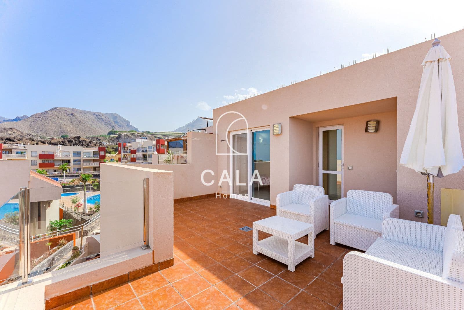 3 quarto Casa em Banda para venda em Puerto Santiago com piscina garagem - 595 000 € (Ref: 9127689)
