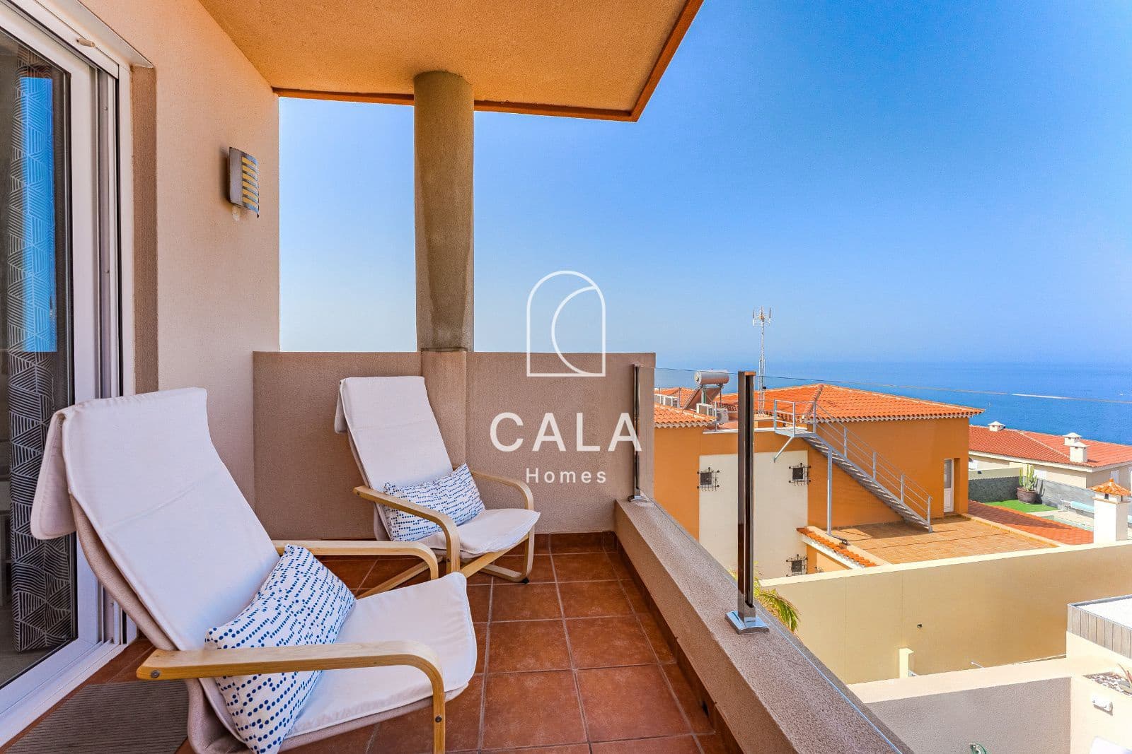 3 quarto Casa em Banda para venda em Puerto Santiago com piscina garagem - 595 000 € (Ref: 9127689)