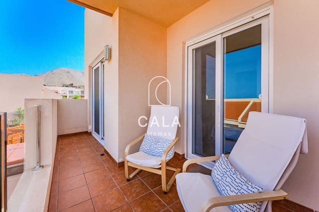 3 quarto Casa em Banda para venda em Puerto Santiago, Santiago del Teide com piscina garagem - 595 000 € (Ref: 9127689)