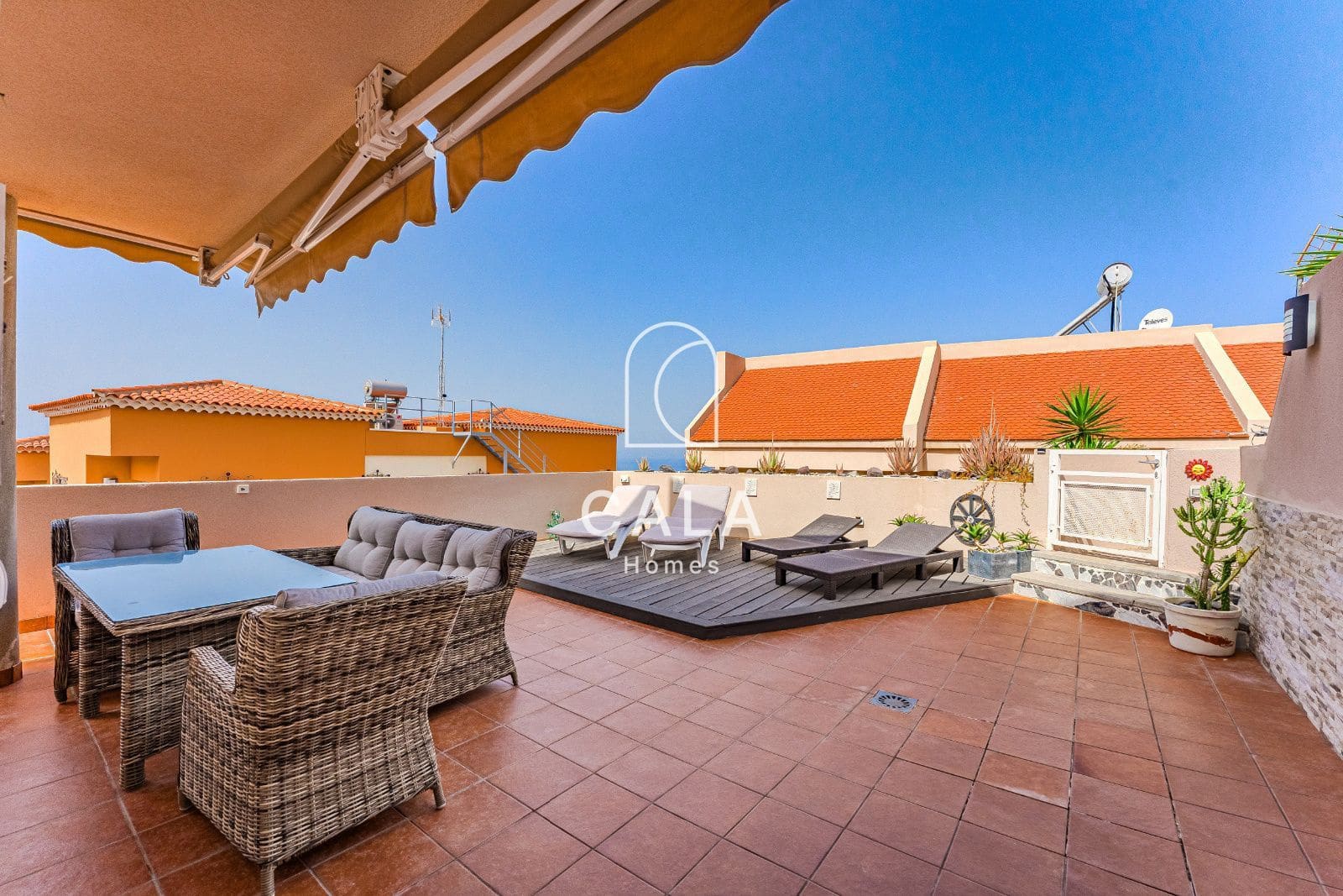 3 quarto Casa em Banda para venda em Puerto Santiago com piscina garagem - 595 000 € (Ref: 9127689)