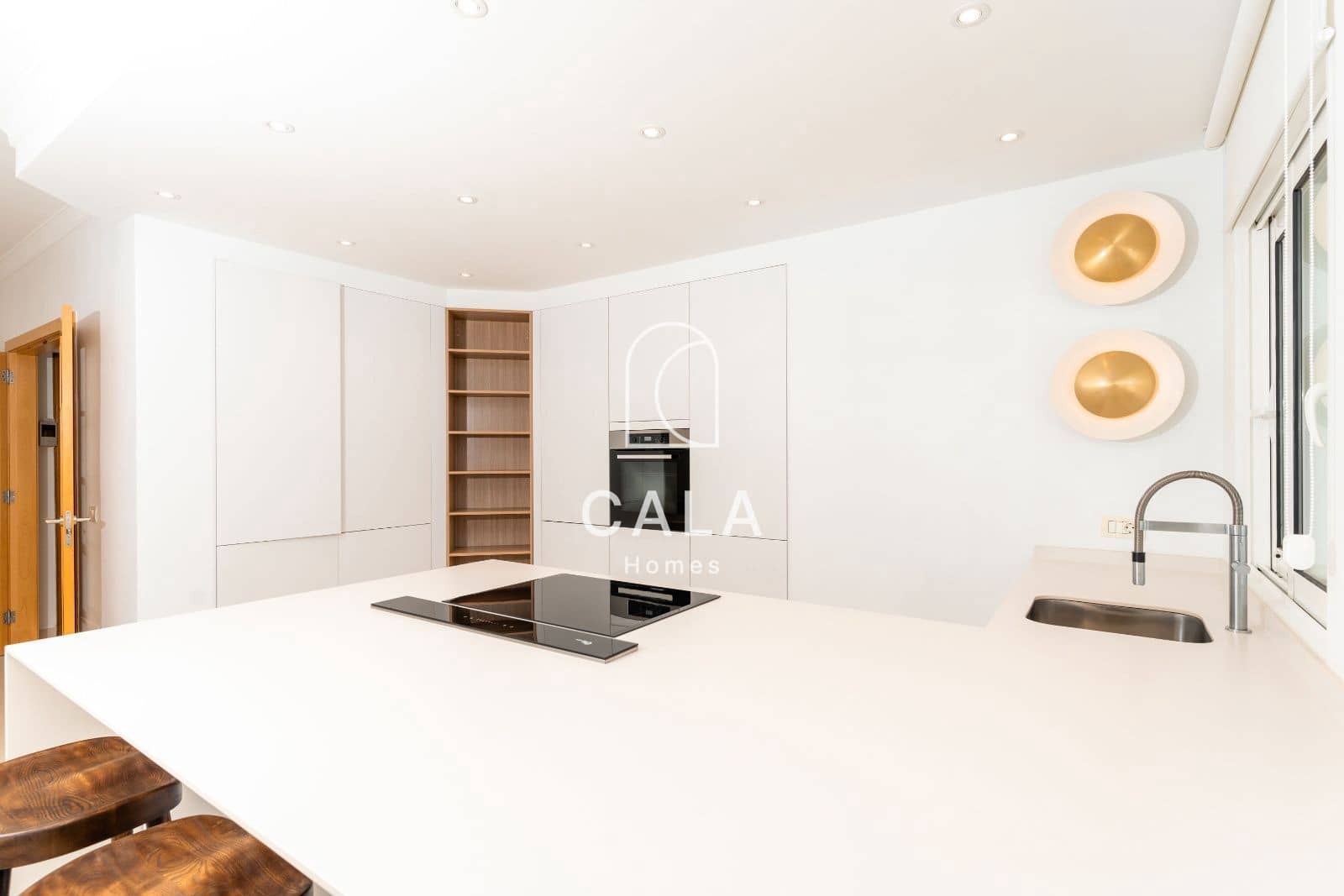 5 bedroom Villa for sale in Costa Adeje with pool garage - € 3,300,000 (Ref: 9146625)