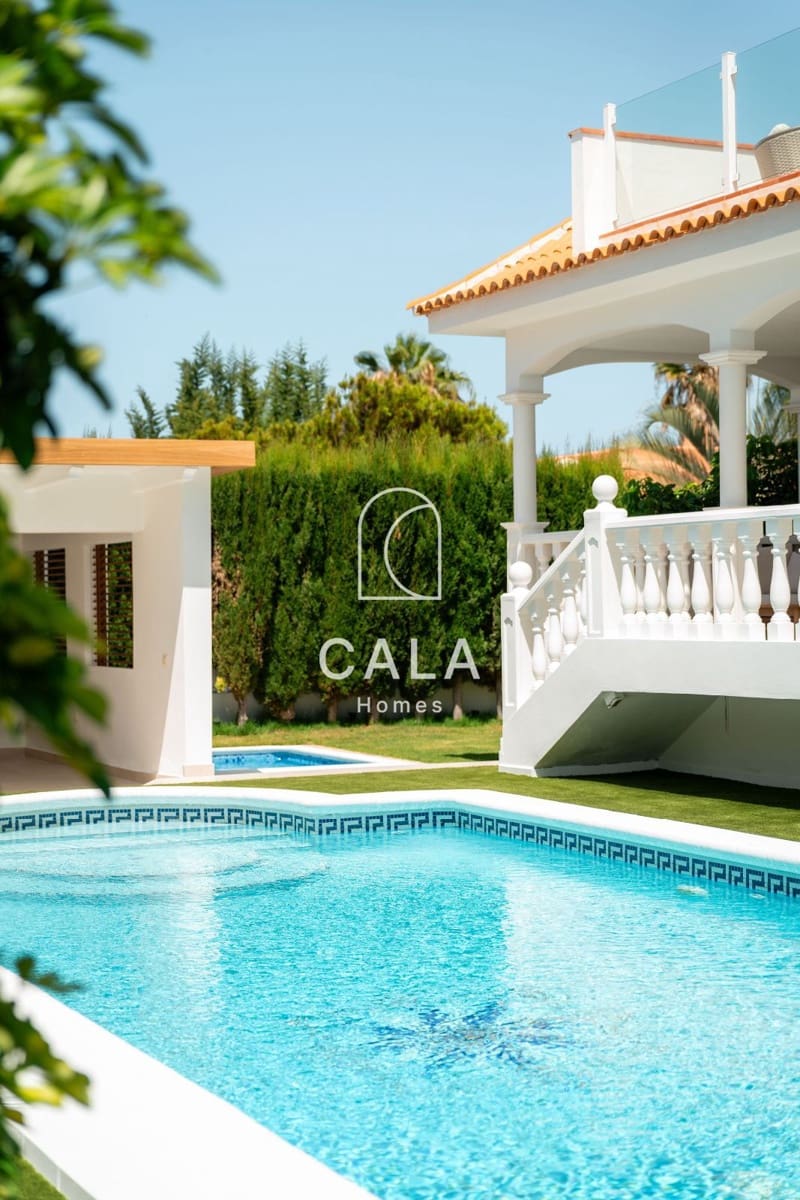 5 bedroom Villa for sale in Costa Adeje with pool garage - € 3,300,000 (Ref: 9146625)