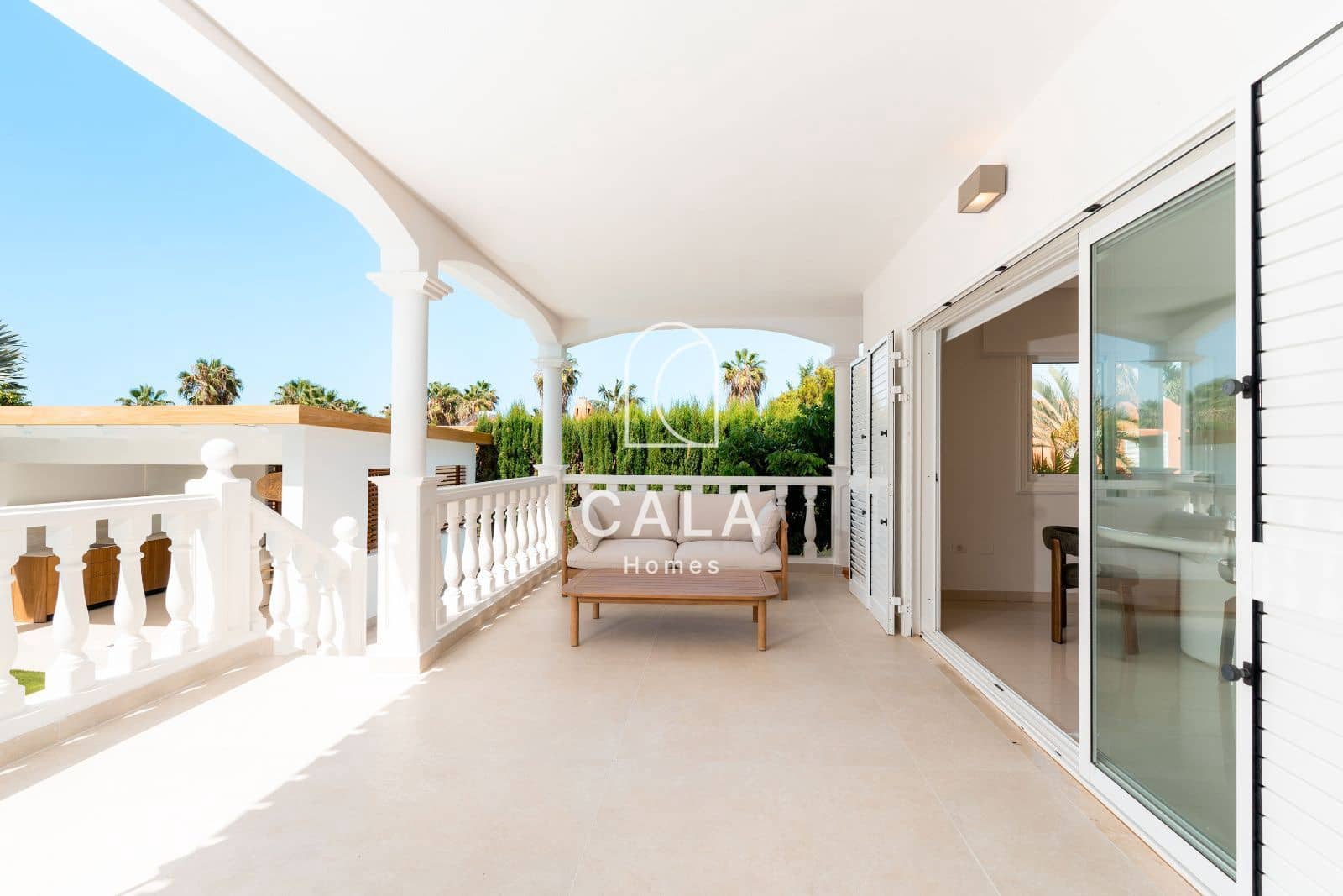 5 bedroom Villa for sale in Costa Adeje with pool garage - € 3,300,000 (Ref: 9146625)