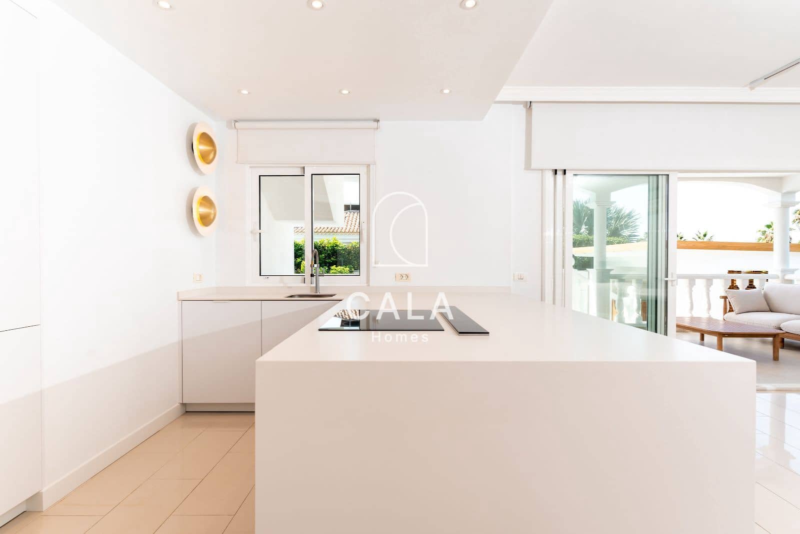 5 bedroom Villa for sale in Costa Adeje with pool garage - € 3,300,000 (Ref: 9146625)